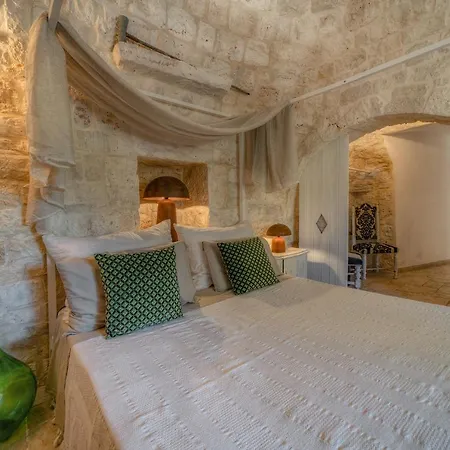 Trullo Thessa, Immersed In Countryside... * 오스투니
